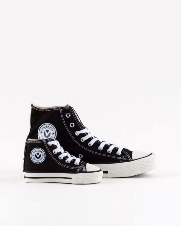 Zapatillas urbanas de mujer negras Victoria Tribu, ideales para un estilo casual y desenfadado