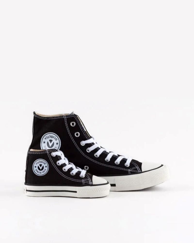 Zapatillas urbanas de mujer negras Victoria Tribu, ideales para un estilo casual y desenfadado