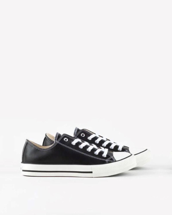 Zapatillas bajas de mujer estilo casual en negro Victoria, ideales para el uso diario
