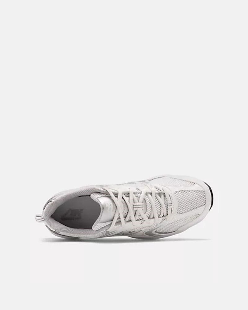 Sapatilhas Baixas Mulher NEW BALANCE Branco MR530EMA