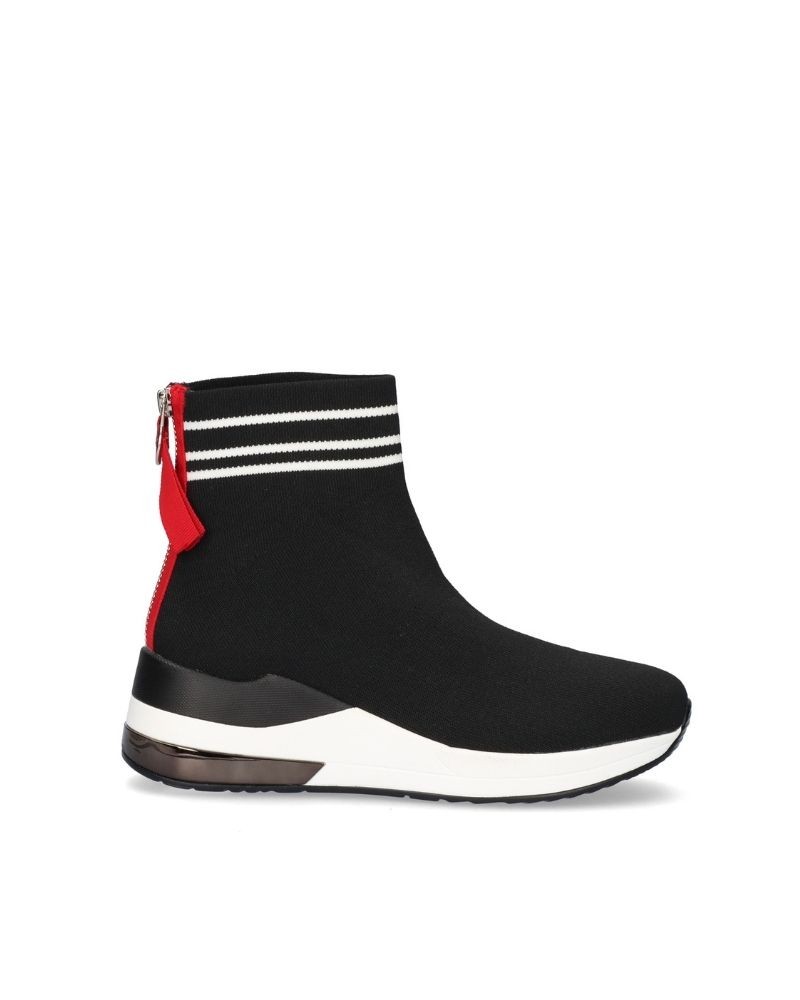 Zapatillas altas de mujer negras Exe, ideales para un look sofisticado y cómodo