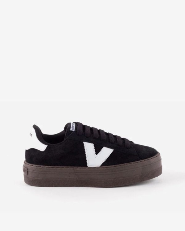 Calzado casual de mujer negras Victoria, ideal para un estilo cómodo y relajado