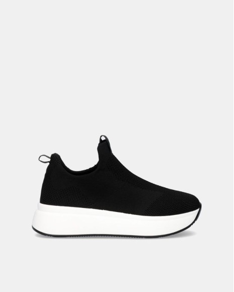Zapatillas bajas de mujer negras Exe, perfectas para un look versátil y moderno