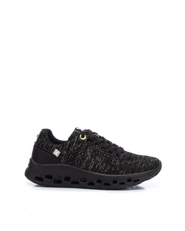 Calzado bajo de mujer negras XTI, estilo casual y cómodo