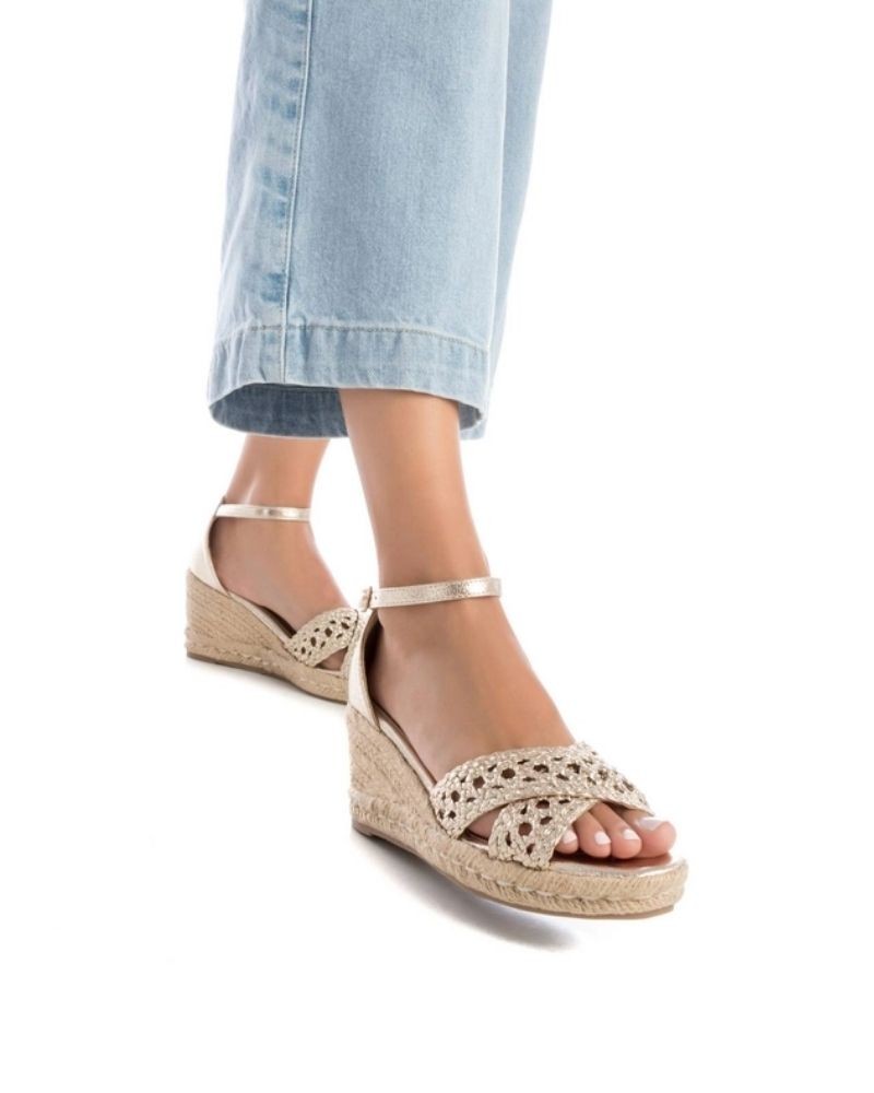 Sandálias Fiesta Ráfia Mulher XTI Dourado 142774