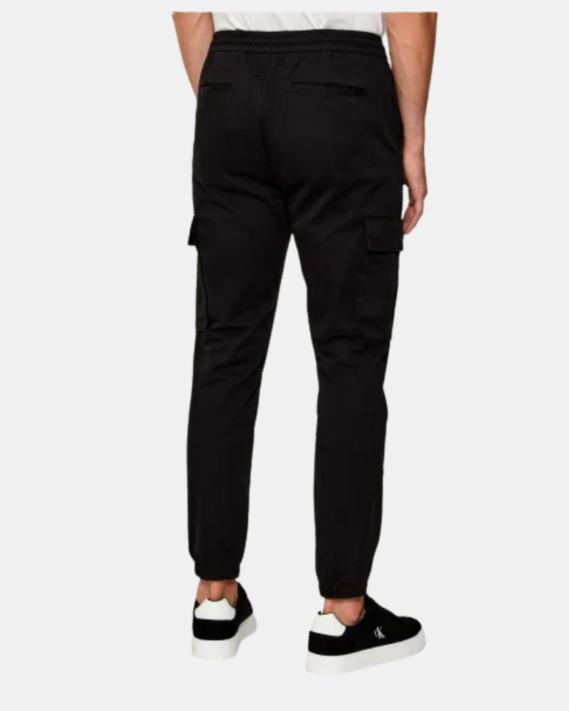 Calças Homem CALVIN KLEIN Preto LV04RD608GUB1