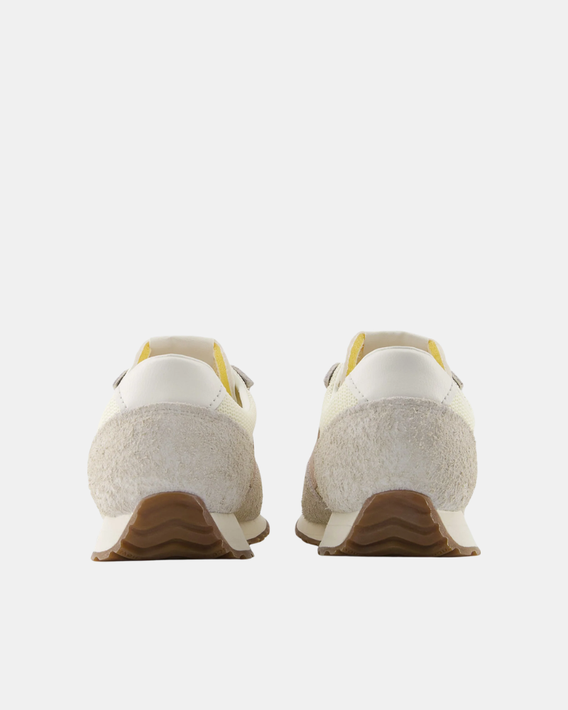 Sapatilhas Baixas Mulher NEW BALANCE Brancas U471KAA