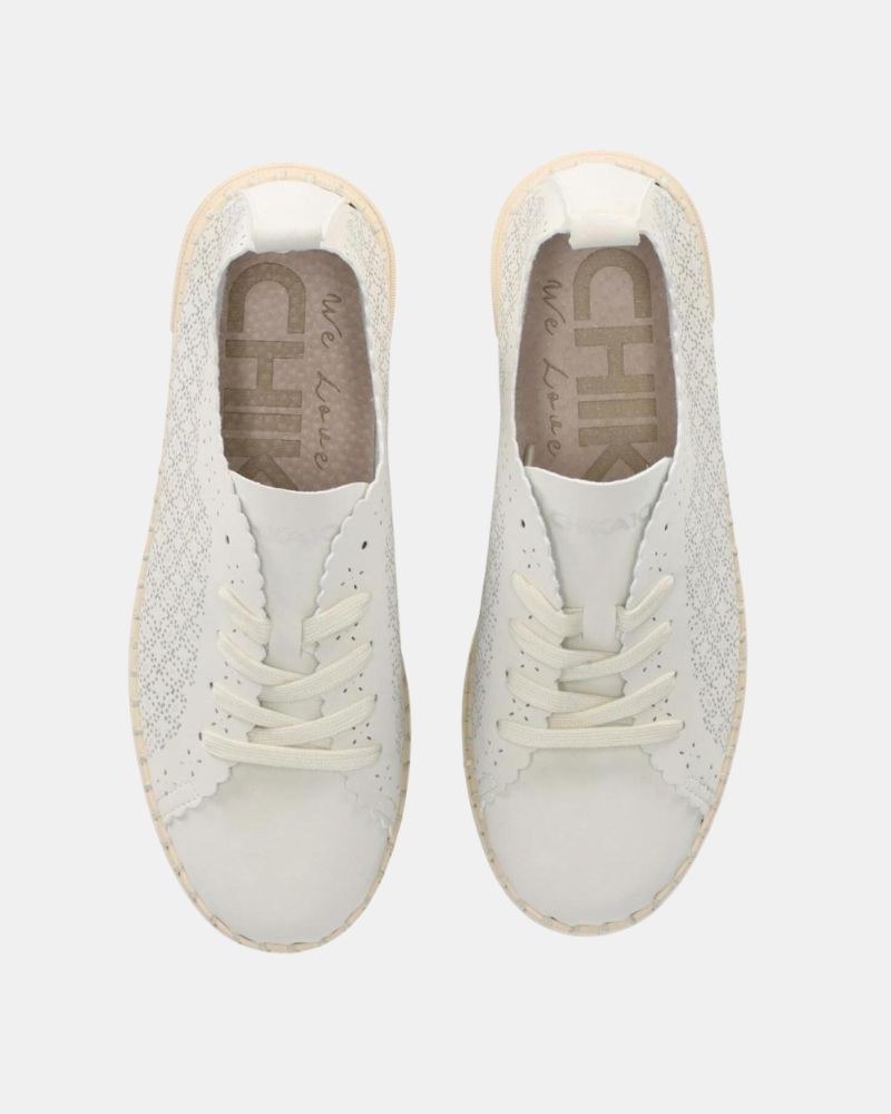 Zapatillas Bajas Mujer CHIKA 10 Beige CARMEN UP 03