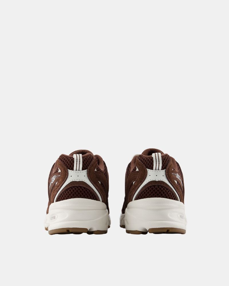 Sapatilhas Baixas Mulher NEW BALANCE Castanhas U530SCW