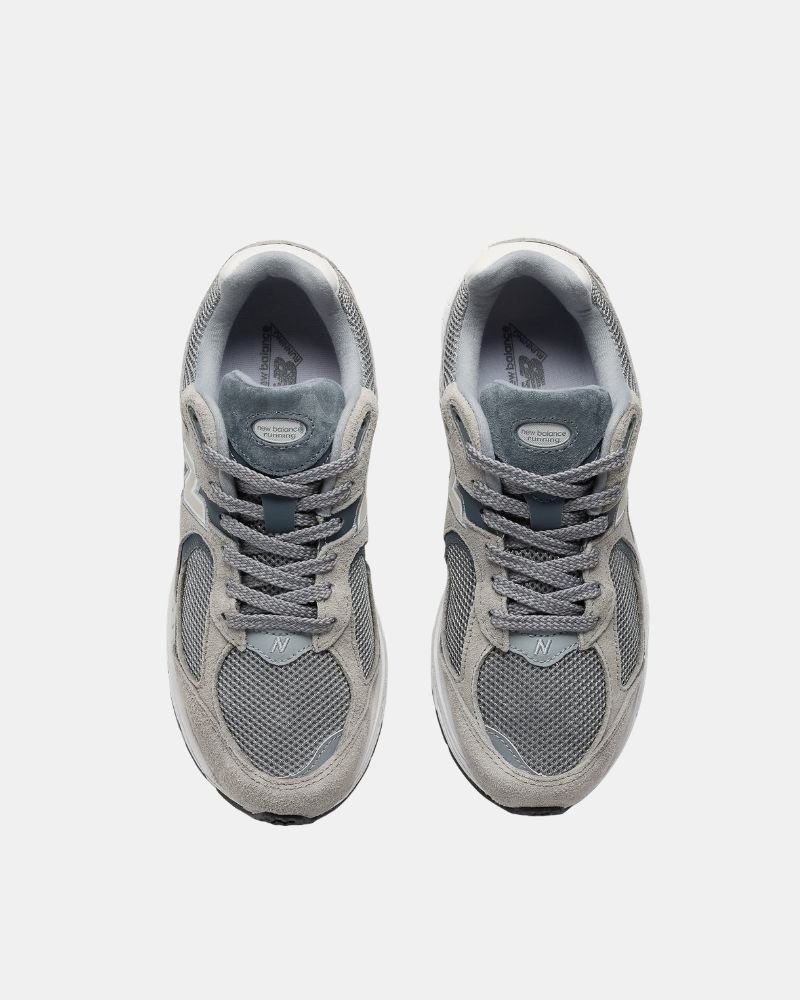 Ténis Baixos Mulher NEW BALANCE Cinzento M2002RST