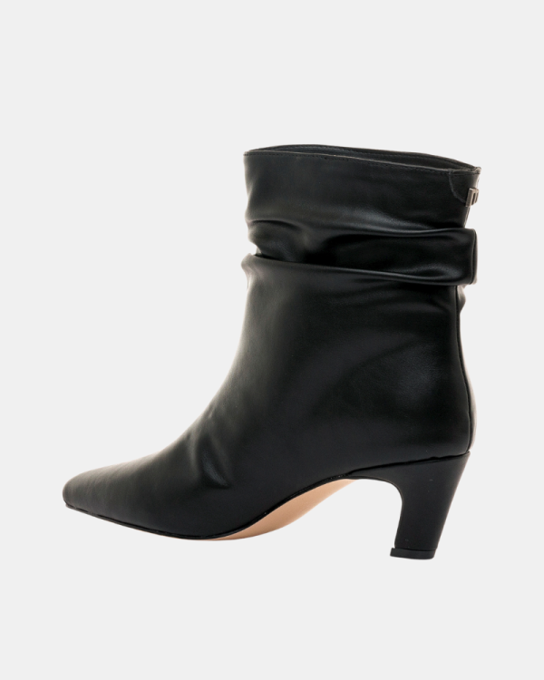 Botins Baixos Mulher MUSTANG Preto 55982