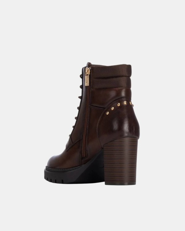 Botins Baixos Mulher XTI Castanho 146043