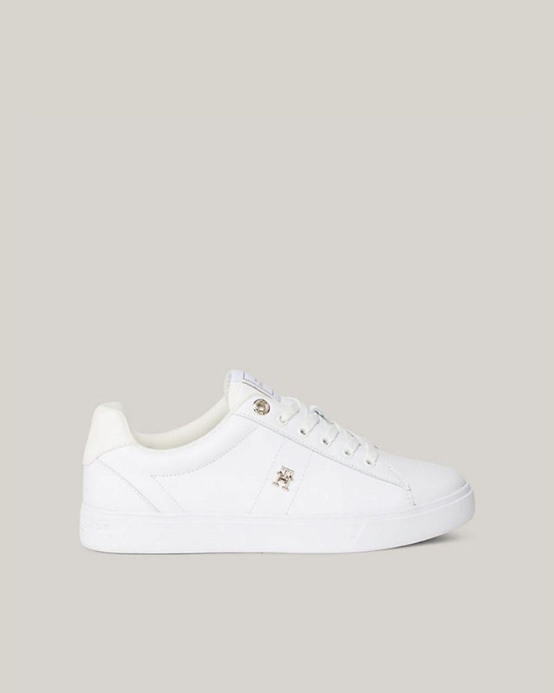 Zapatillas bajas blancas de mujer Tommy Hilfiger moda, look casual y actual